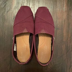 Toms canvas slip on